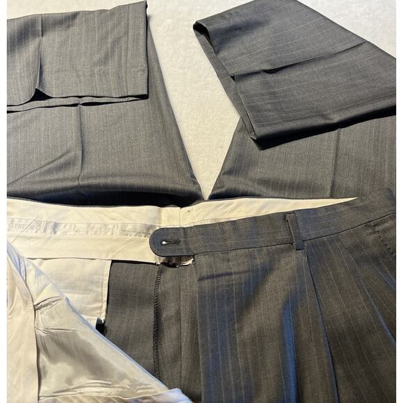 Hickey Freeman 44R 38x27 Gray with Ice Blue Multi-Stripe Quality Suit 3/2 Roll - Picture 7 of 16